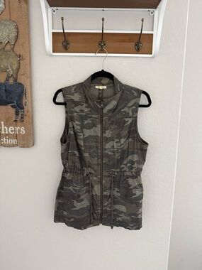 Maurices Green Camouflage Utility Vest